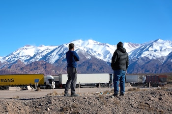 Las autoridades fronterizas chilenas remarcaron que deberán existir condiciones seguras de transitabilidad a ambos lados de la Cordillera. Esto obliga a coordinar las tareas sobre las rutas argentinas y chilenas antes de permitir nuevamente el flujo internacional de vehículos (Foto: Shutterstock)