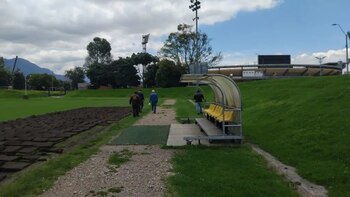 Avanzan las obras del nuevo estadio mientras inicia el traslado de la gramilla. - crédito Sencia