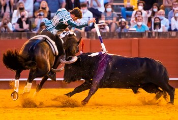 El rejoneador Guillermo Hermoso de