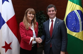 Gisela Padovan, viceministra para América Latina y Caribe de Brasil, junto al viceministro de viceministro Carlos A. Hoyos. (MRE)