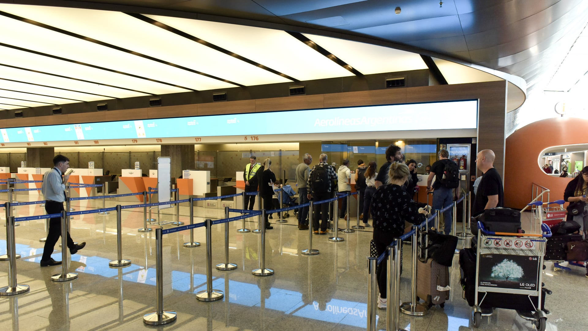 El Gobierno intimó a ATE a garantizar el 75% de los servicios por el paro en aeropuertos que realizarán trabajadores de la ANAC. (Gustavo Gavotti)