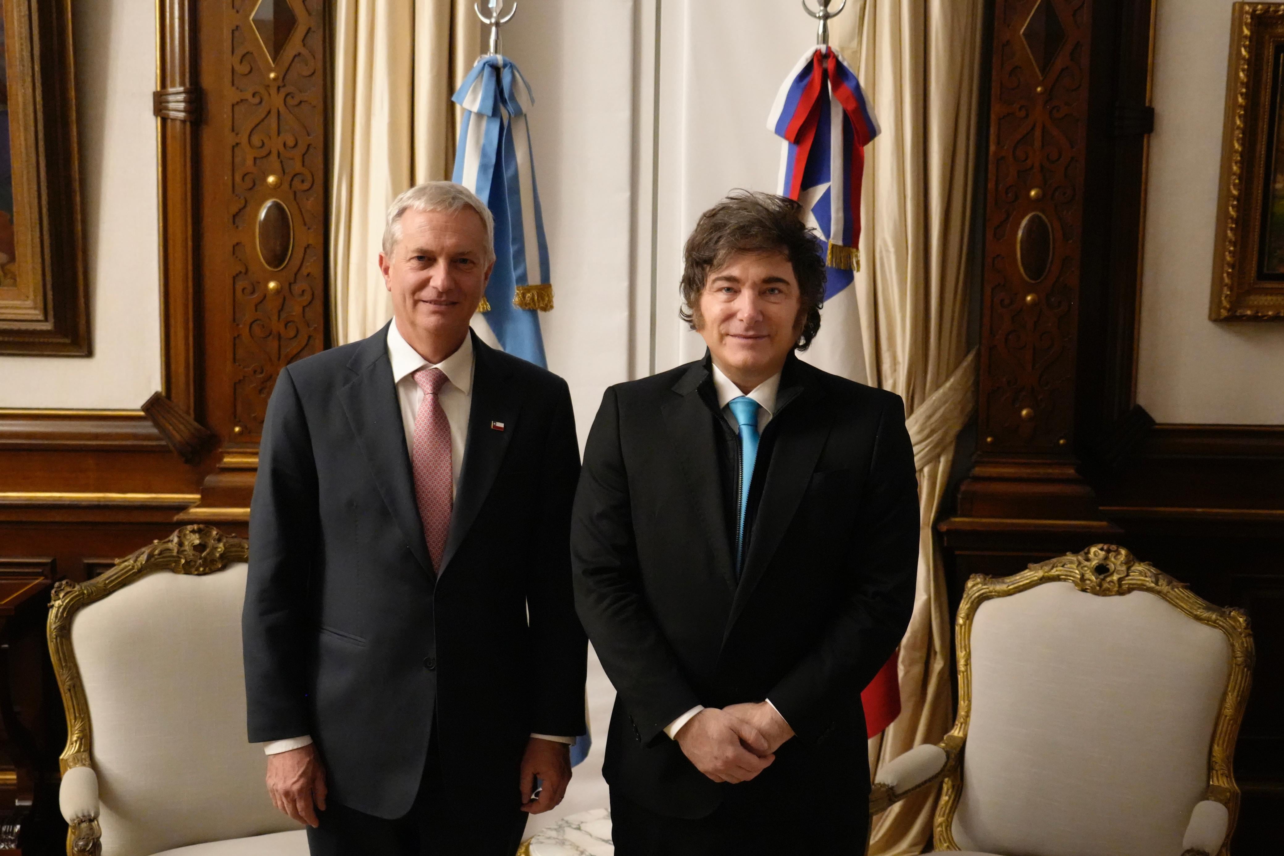 El presidente Javier Milei recibió a José Antonio Kast, recientemente electo presidente de Chile
