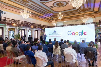 Vista general del acto oficial