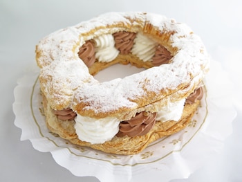 Roscón de hojaldre (Adobe Stock)