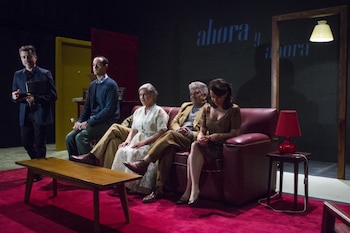 MÉXICO, D.F., 25MARZO2014.- La puesta en escena de la obra de teatro AQUI Y AHORA dirigida por Hugo Arrevillaga Serrano, y con los actores Mariana Garza, Pablo Perroni, Concepción Márquez, Antón Araiza y Marco Antonio Silva, realizó un ensayo para medios en el Foro Lucerna.
FOTO: ENRIQUE ORDÓÑEZ /CUARTOSCURO.COM