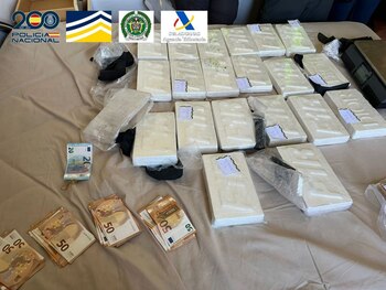 Cocaína y dinero incautado por