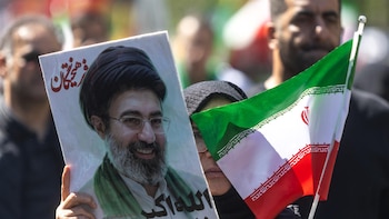 EEUU sanciona al "patrocinador clave" del ayatolá Mojtaba Jamenei y a casas de cambio clandestinas iraníes