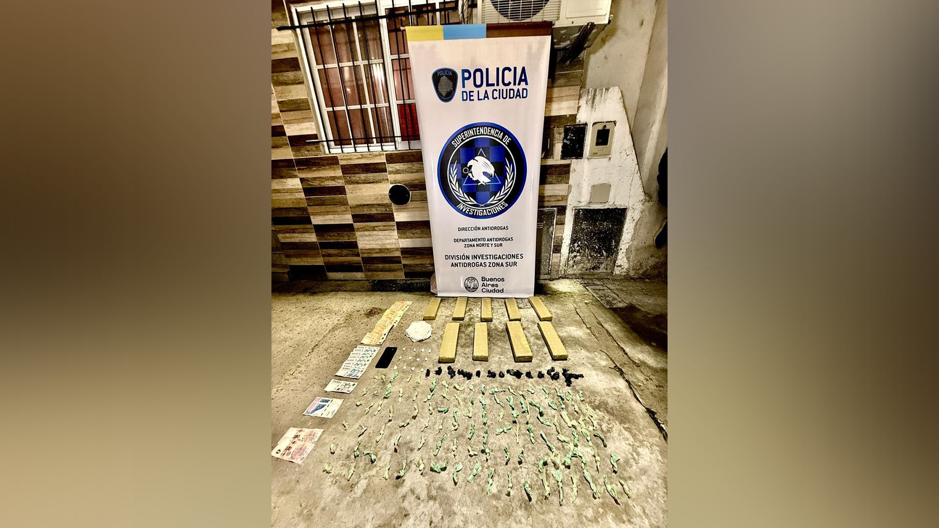 Todos los elementos incautados en el operativo