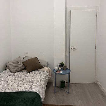 Una de las habitaciones en