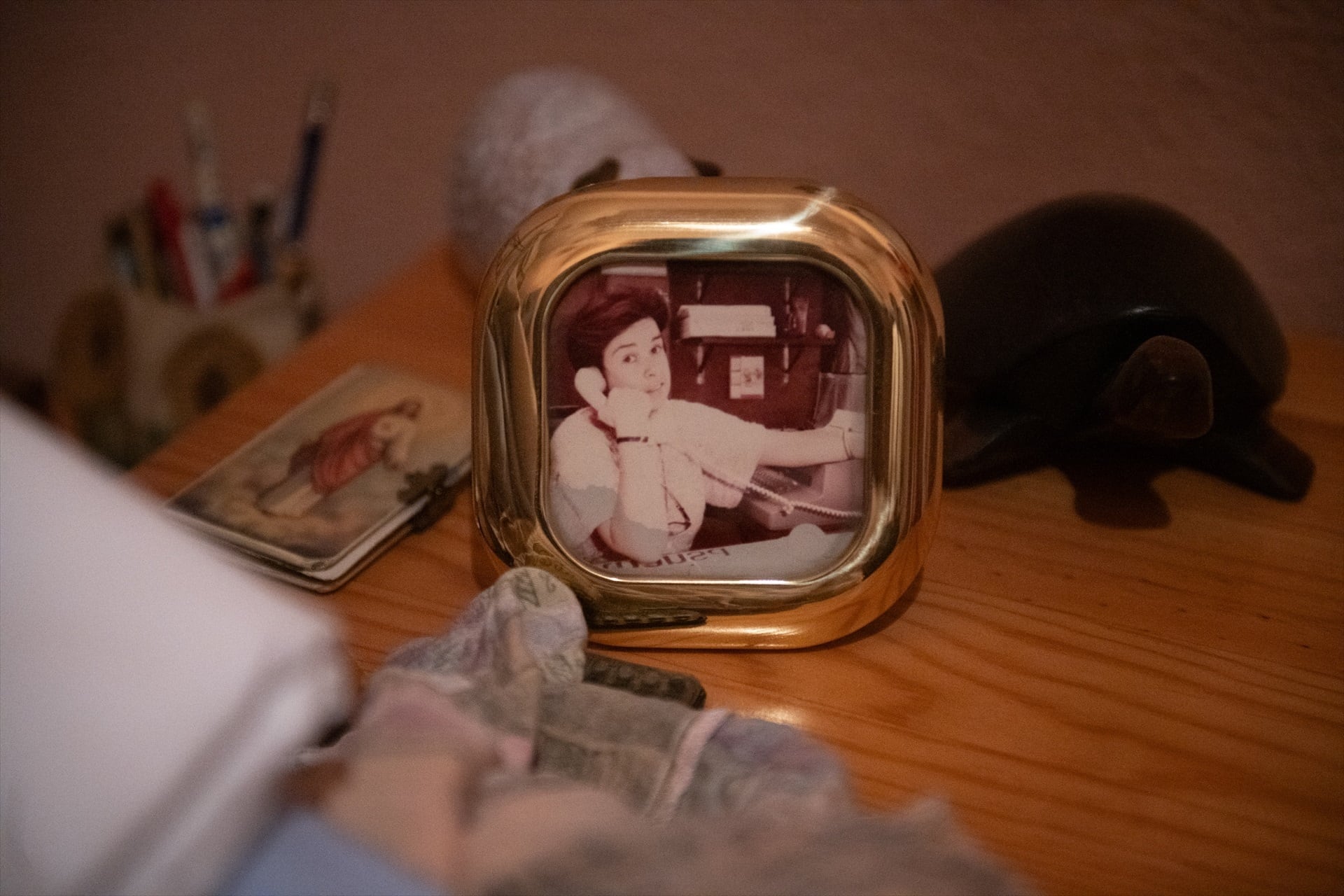 Una foto de Maricarmen en su casa. (Fernando Sánchez / Europa Press)