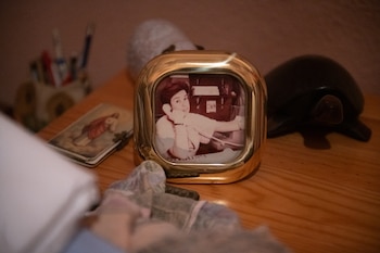 Una foto de Maricarmen en su casa. (Fernando Sánchez / Europa Press)