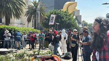 Actividades de “Aquí nadie olvida” en Paseo de la Reforma, antimonumento de familiares de periodistas asesinados y desaparecidos