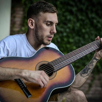 Maximiliano Ludvik tiene 29 años