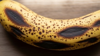 Mezclar cáscaras de banana y café molido: para qué sirve y por qué recomiendan hacerlo
