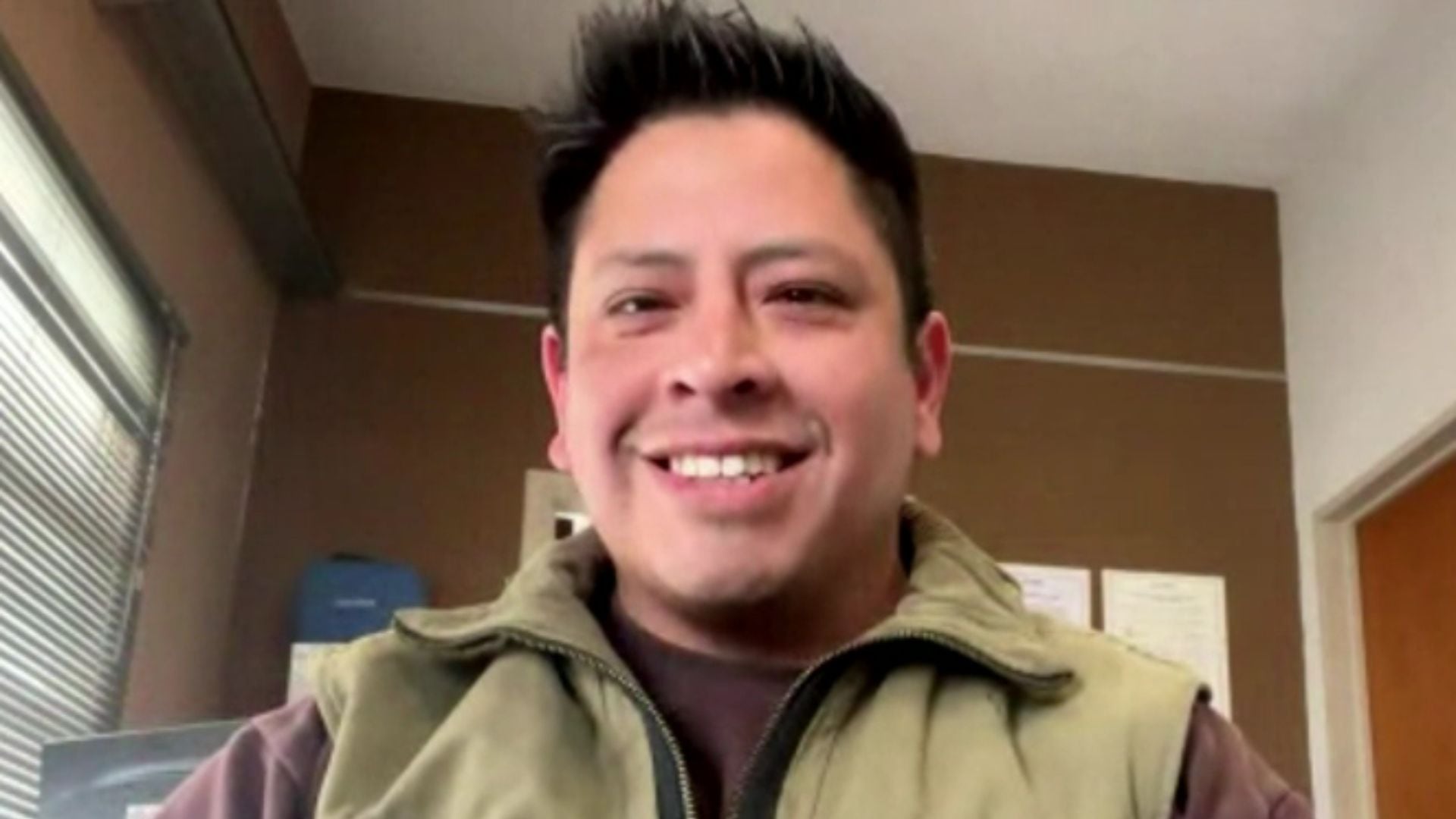 Arce contó que comenzó como bombero a los 15 o 16 años y que hoy combina el cuartel con su trabajo, su familia y la crianza de sus tres hijos (Infobae en Vivo)