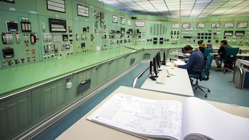El Gobierno dice que la prórroga a Almaraz "no altera" la fecha de cese definitivo del parque nuclear español en 2035