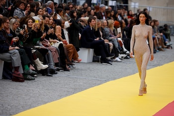 La modelo Bella Hadid presenta