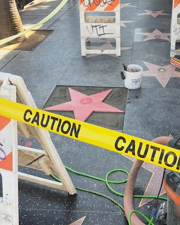 La estrella de Dolly Parton en el Paseo de la Fama de Hollywood ya se encuentra en reparación. (Instagram/Hollywood Historic Trust)