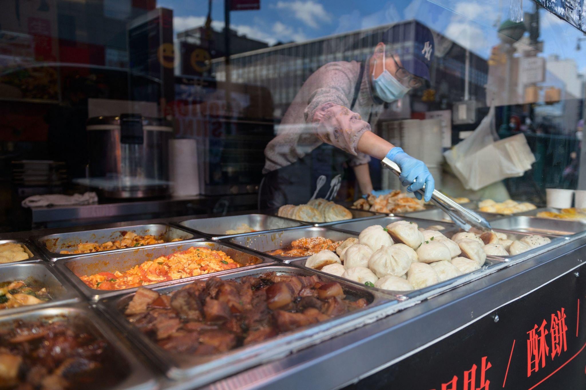 El entorno de Flushing Meadows combina gastronomía internacional y comunidades de todo el mundo a pocos minutos del parque.