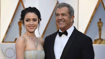 Mel Gibson y Rosalind Ross