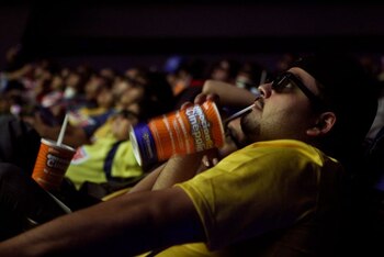 Los cines deberán tomar estrictas medidas. (Foto: Reuters)