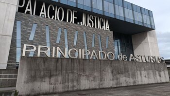 Piden un año de cárcel para un acusado de atentar contra la dignidad de una persona en silla de ruedas en Gijón