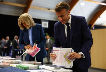 Emmanuel Macron convocó elecciones legislativas anticipadas tras la derrota en los comicios europeos en Francia (REUTERS/Hannah McKay)