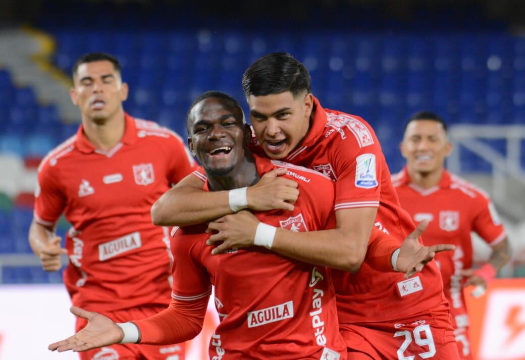 América de Cali es uno de los equipos que no ha definido su clasificación a los cuadrangulares semifinales - crédito Colprensa