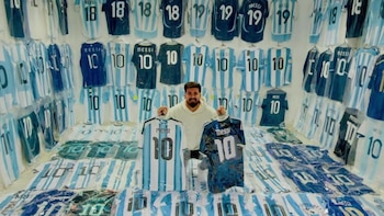 Reunió más de 200 camisetas de Messi, PSG le envió una firmada por Leo y sueña con conocerlo