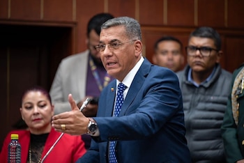 General (r) Jorge Mora se refirió a la situación de los grupos ilegales en Colombia