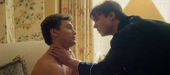 Ryan Murphy produce la serie que revive el caso Menéndez, explorando aspectos oscuros de su vida familiar (Cortesía de Netflix © 2024)