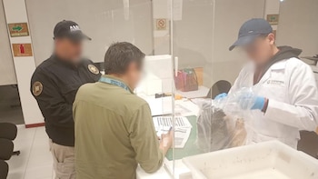 Farmacéutica se deslinda de “suero vitaminados” relacionados con cuatro muertes en Sonora