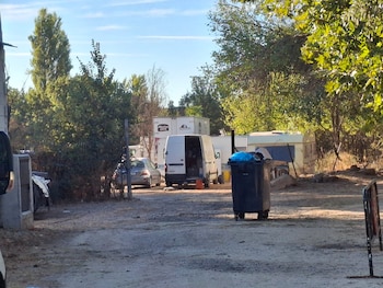 Los feriantes en la parcela de Mur, el vecino de Galapagar