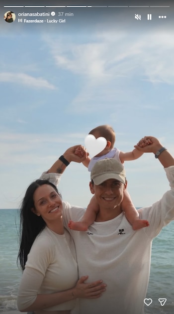La cantante definió la experiencia de la maternidad como una aventura en sus redes sociales