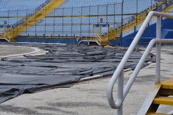 La CGC denunció penalmente a 12 personas por irregularidades en la planificación, contratación, ejecución y supervisión de la remodelación del estadio nacional.