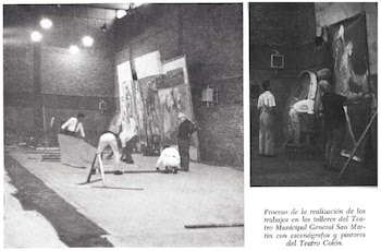 Fotografía en blanco y negro de un amplio taller donde varios hombres trabajan en grandes lienzos y estructuras, algunos en el suelo y otros de pie