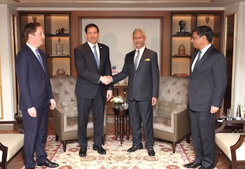 BOMBAY (INDIA), 20/10/2026.- El secretario de Estado de Estados Unidos, Marco Rubio (2i), se reúne con el ministro de Exteriores indio, Subrahmanyam Jaishankar (2d), en Bombay. EFE/ Cuenta del Secretario de Estado estadounidense, Marco Rubio, en red social X