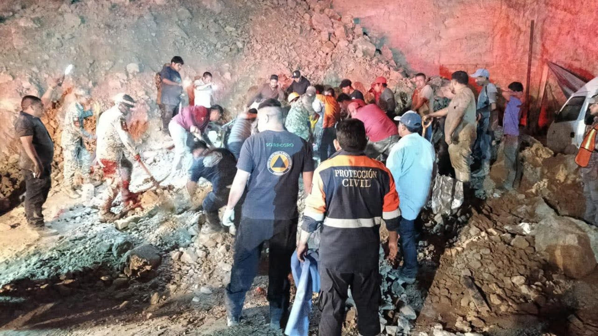 Madre y sus dos hijas pierden la vida tras deslave en Tlapa, Guerrero