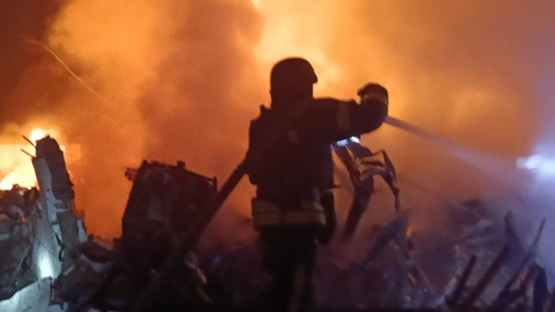 Los ataques con drones rusos dejan tres muertos en el sur de Ucrania (Servicio Estatal de Emergencias de Ucrania)