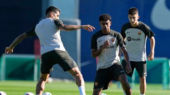 Lamine Yamal se entrena con
