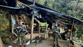 El Ejército colombiano mata a un comandante de compañía de la guerrilla de 'Iván Mordisco'