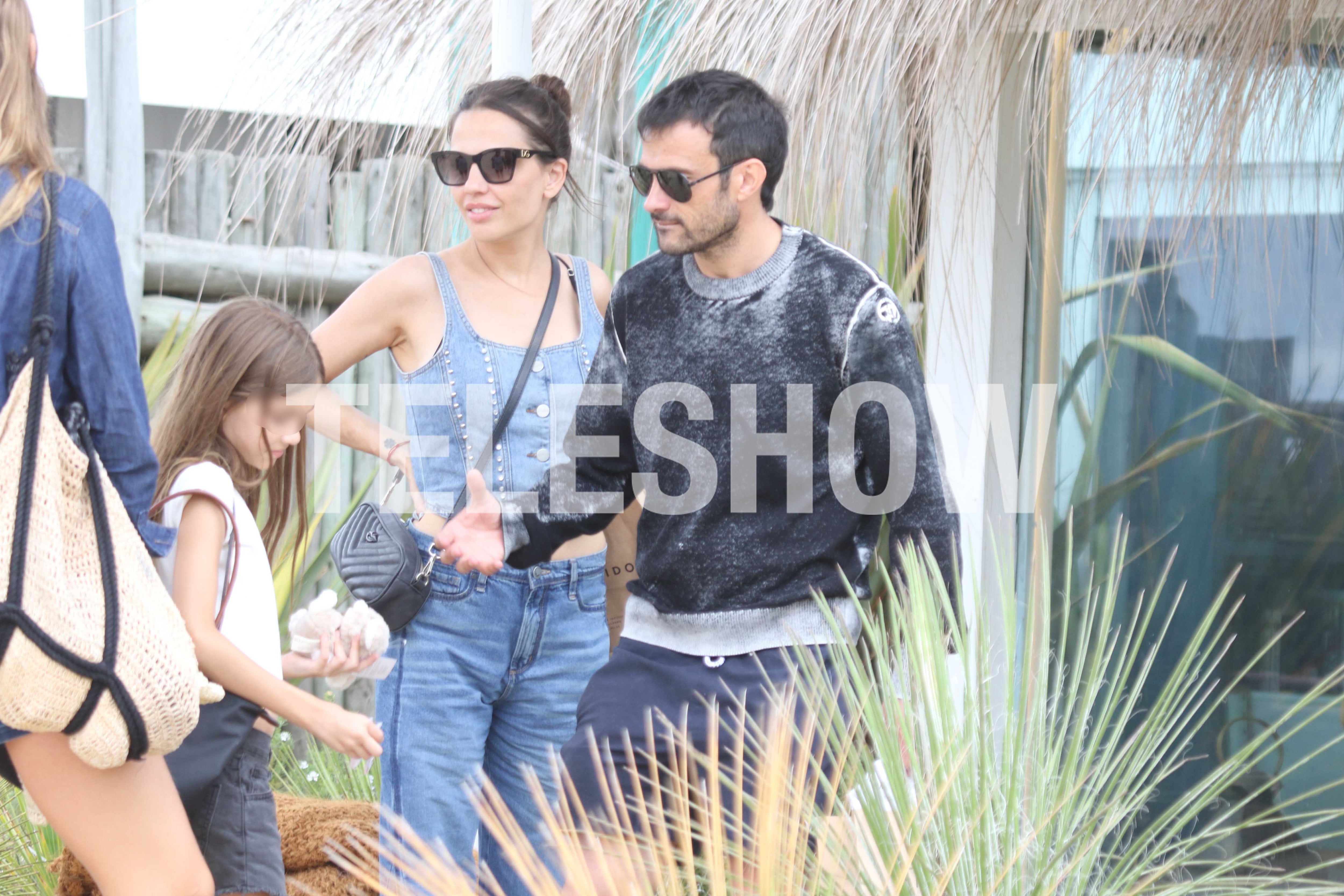Darío Cvitanich e Ivana Figueiras salieron a almorzar junto a sus hijas por Punta del Este, mostrando una etapa lejos del foco mediático (RSFotos)