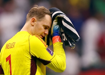 Manuel Neuer dio una entrevista en la que habló sobre la Copa del Mundo, su lesión y el conflicto interno en el Bayern Múnich (REUTERS/Kai Pfaffenbach)