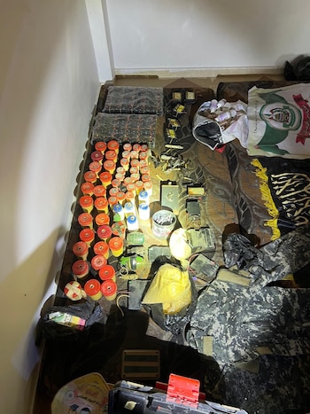 Las FDI hallaron cinturones explosivos