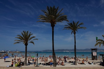Playa de El Arenal en Palma de Mallorca. (REUTERS/Juan Medina)