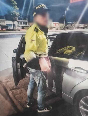 El detalle que encendió las alarmas en Puente Aranda: una chaqueta institucional en un vehículo de alta gama - crédito MEBOG