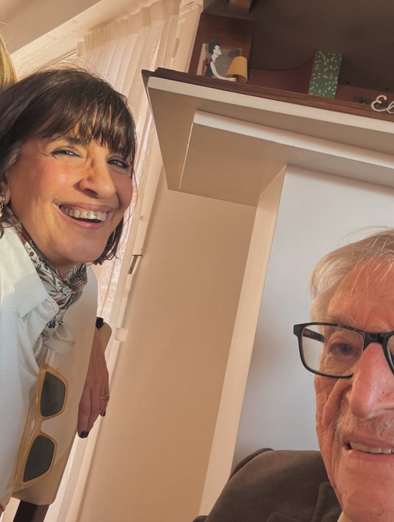 Elizabeth Vernaci y el padre de Cecilia Roth en pleno festejo