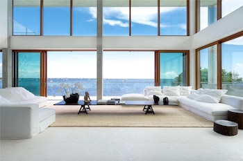 El magnate adquirió una mansión