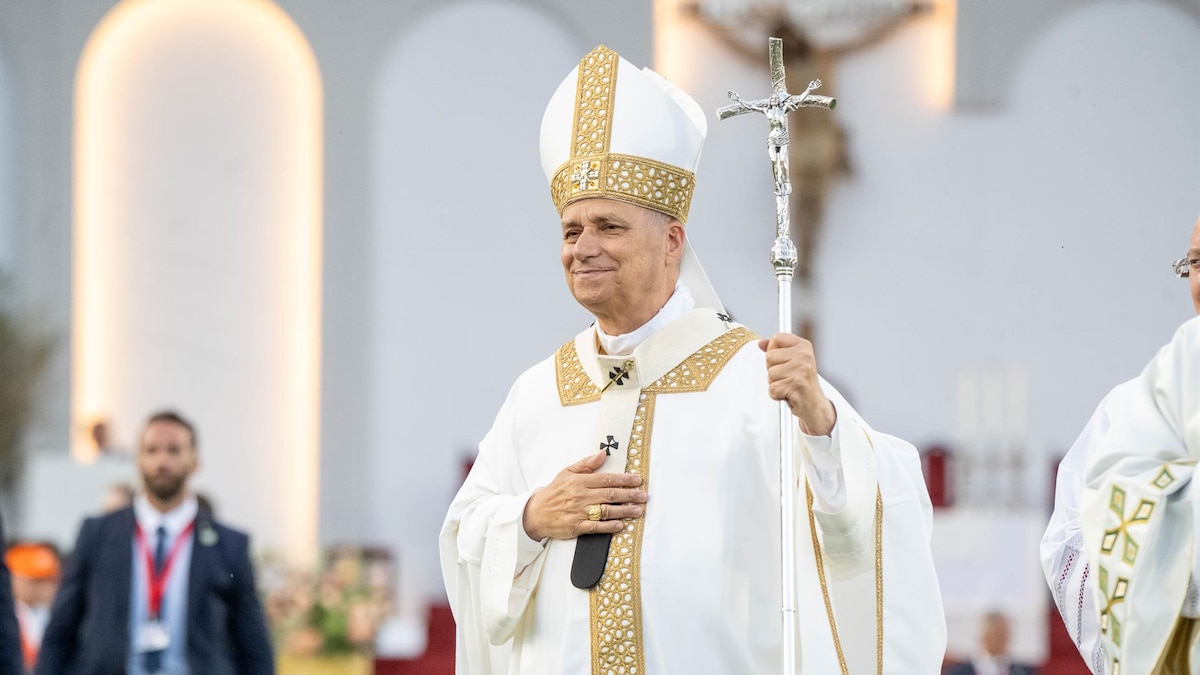 El Papa León XIV despega de Gran Canaria en dirección a Tenerife, donde terminará su viaje por España