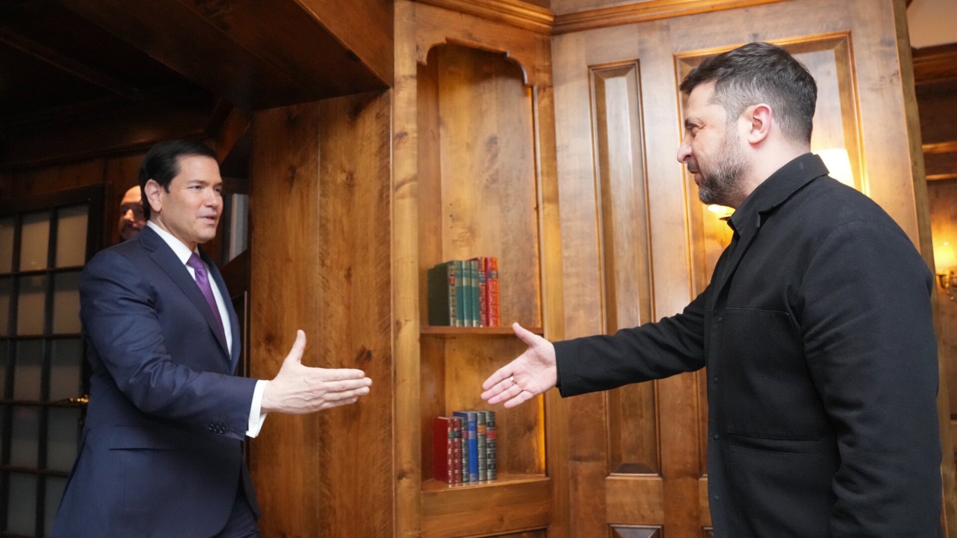 Marco Rubio y Volodimir Zelensky dialogaron en Múnich (Créditos: @SecRubio)